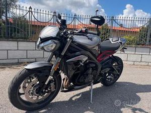 TRIUMPH STREET TRIPLE 765 RS