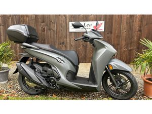 HONDA SH 350 SPORTY, SCOOTER, IMMATRICULATION D’UN JOUR, CHF 7'590.-