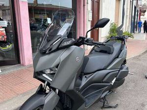 YAMAHA X-MAX 300 2025