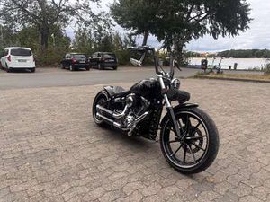 HARLEY-DAVIDSON BREAKOUT