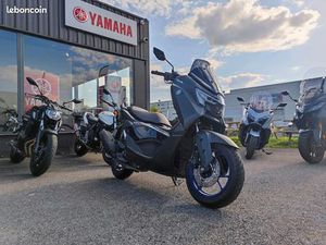 YAMAHA NMAX 125