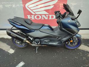 YAMAHA T MAX 560