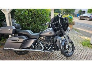 HARLEY-DAVIDSON STREET GLIDE CVO SCREAMIN EAGLE