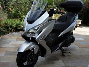 SUZUKI BURGMAN 400 MIT NAVI UND TOPCASE -KOFFER * 2 STURZHELME* SILBER