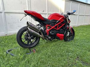 DUCATI STREETFIGHTER ROSSO