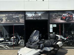 CAN-AM SPYDER RT SEA-TO-SKY 1330 ACE VEGAS WHITE