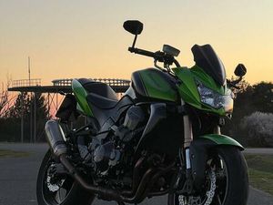 KAWASAKI Z750R FIRST EDITION