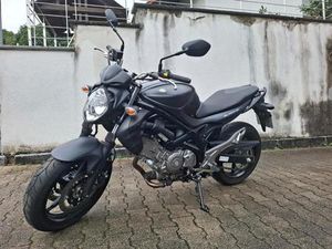 SUZUKI GLADIUS 650