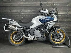 ADVENTURE WHITE DEMO