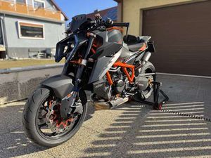 KTM 1390 SUPER DUKE R EVO SCHWARZ