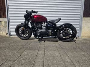 TRIUMPH BONNEVILLE BOBBER