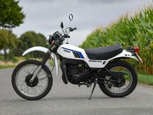 YAMAHA DT 400