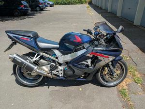 HONDA CBR 900RR SC44 FIREBLADE.