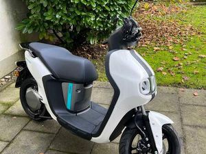 YAMAHA NEOS ELEKTROROLLER 50 CC