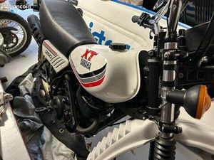 RECHERCHE CADRE AVEC CARTE GRISE DE 250 XT