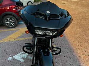 HARLEY-DAVIDSON ROAD GLIDE SPECIAL TOTAL BLACK