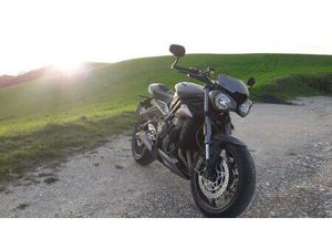 VENDO TRIUMPH STREET TRIPLE RS (2017 - 19) USATA A PESARO (CODICE 9811403) - MOTO.IT