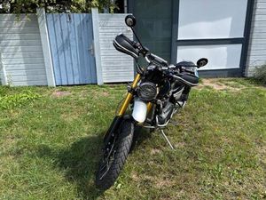 TRIUMPH SCRAMBLER 1200