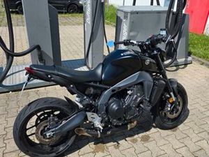 YAMAHA MT-09