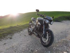 TRIUMPH STREET TRIPLE - 2018