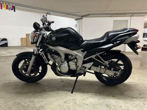 YAMAHA FZ6