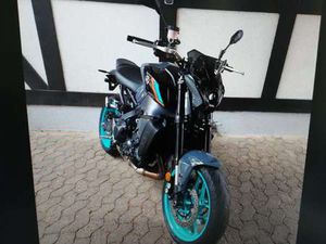 YAMAHA MT-09