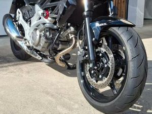 SUZUKI GLADIUS 650 (MIT TIEFERLEGUNG)