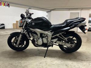 YAMAHA FZ6