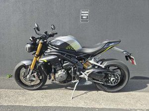 TRIUMPH SPEED TRIPLE 1200 RS