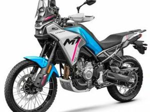 CF MOTO 450MT VERSION STANDART / TOURING DISPONIBLE / 500 D'ACCESSOIRES OFFERT