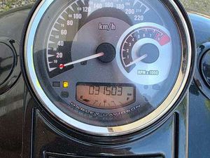 HARLEY-DAVIDSON ROAD KING