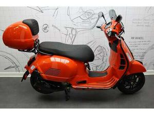 USED PIAGGIO VESPA GTS 300 SUPERSPORT FOR SALE IN FARNHAM