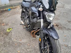 YAMAHA MT-07 TIEFERGELEGT (5 CM), GEDROSSELT (48 PS)