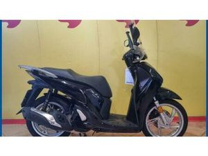 VENDO HONDA SH 150 I (2017 - 19) USATA A ROMA (CODICE 9813011) - MOTO.IT