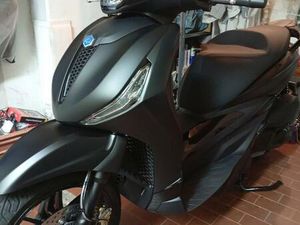 VENDO PIAGGIO BEVERLY 300 S ABS-ASR (2021 - 25) USATA A ZOLA PREDOSA (CODICE 9813237) - MOTO.IT