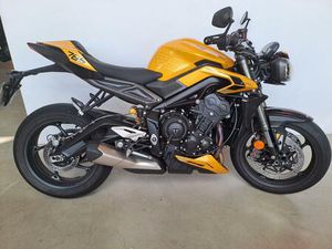 TRIUMPH STREET TRIPLE RS BLACK DEAL !