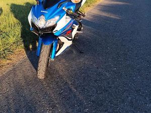 SUZUKI GSX-R750