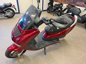 PEUGEOT ELYSEO 125 CC SCOOTER NU 12900 KR (-) - BYTBIL.COM ◊