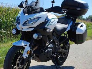 MOTO KAWASAKI VERSYS