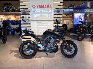 YAMAHA MT-03