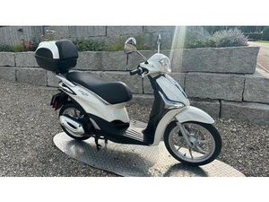 PIAGGIO LIBERTY 125 IGET ABS E4 TOPCASE