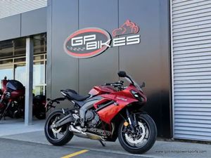 2025 TRIUMPH DAYTONA 660 CARNIVAL REDSAPPHIRE BLACK