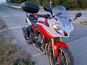 YAMAHA FZ 8 S FAZER