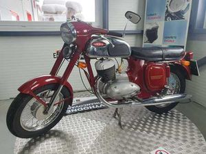 JAWA 250/592