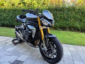 TRIUMPH SPEED TRIPLE 1200 RS