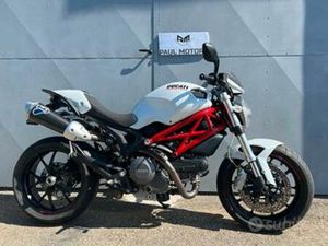 DUCATI MONSTER 796 BASE