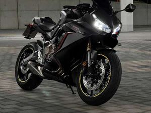 HONDA CBR 650