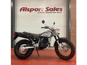 2025 YAMAHA TW200