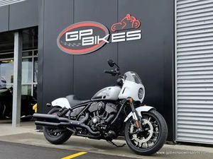 2025 INDIAN MOTORCYCLES SPORT CHIEF GHOST WHITE METALLIC SMOKE