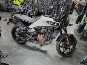 2024 HUSQVARNA VITPILEN 401 - DECEMBER BLOWOUT SALE!